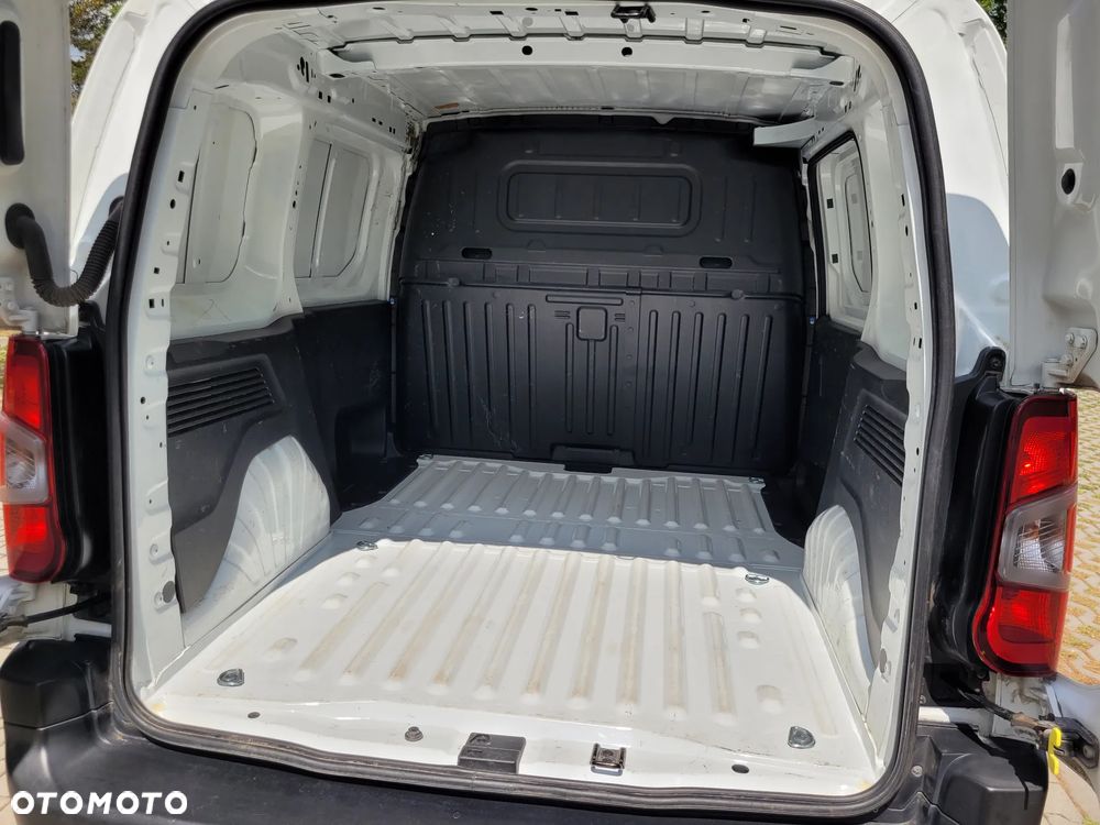 Toyota Proace City ładowność 900 kg L1 - 11
