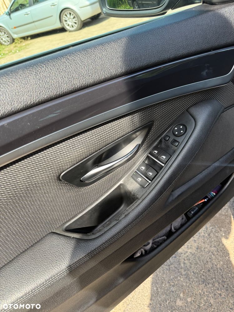 BMW Seria 5 520d - 12