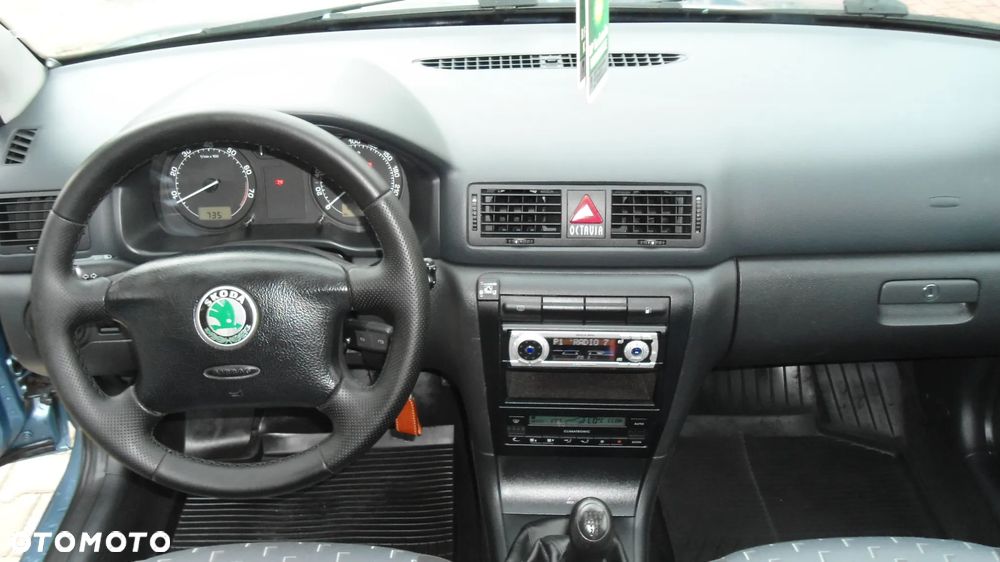 Skoda Octavia 1.6 Ambiente - 6