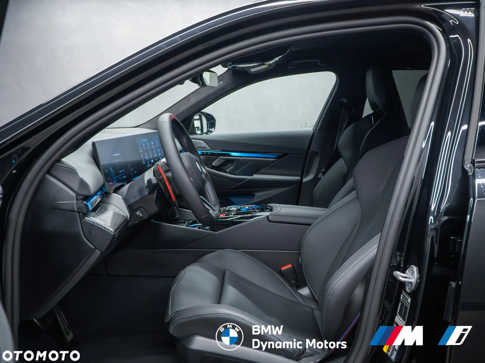 BMW M5 xDrive Touring - 16