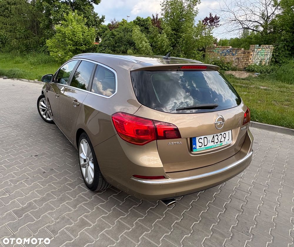 Opel Astra 1.6 T Cosmo - 6