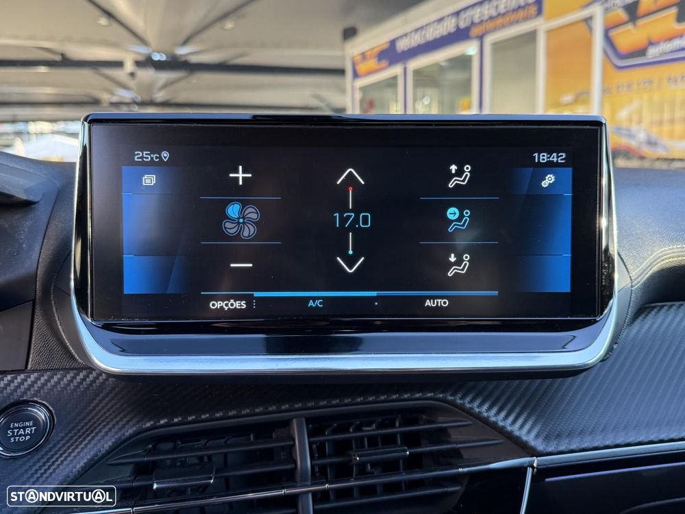 Peugeot 2008 1.2 PureTech GT - 29