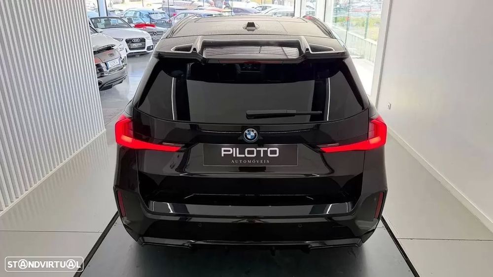 BMW iX1 eDrive20 Pack Desportivo M Pro - 8