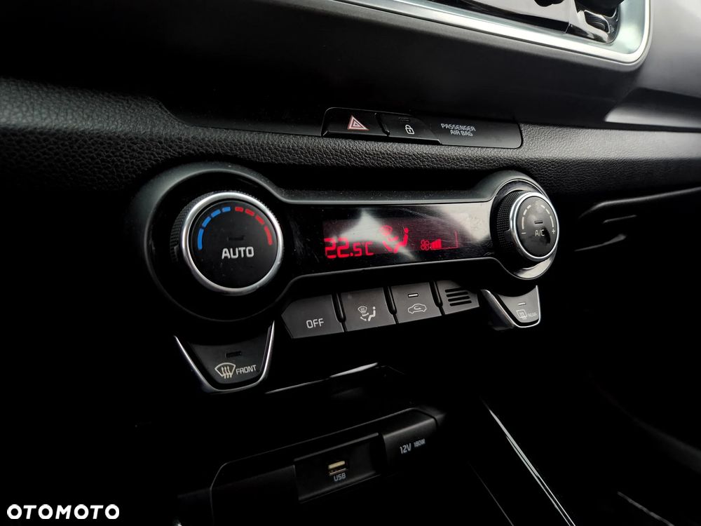 Kia Stonic 1.2 L Business Line - 14