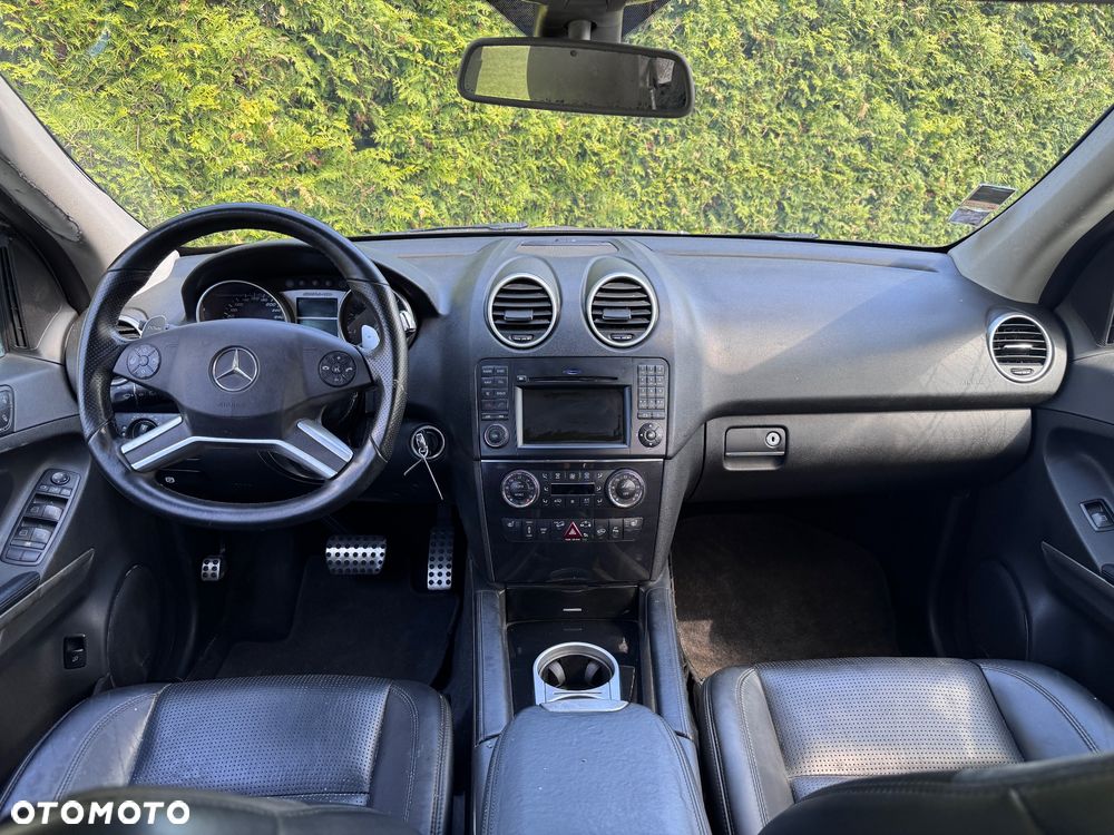 Mercedes-Benz ML 63 AMG 4-Matic - 24
