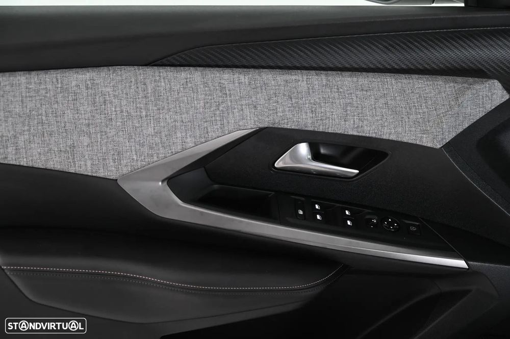 Peugeot 5008 1.2 Hybrid Allure Pack e-DCS6 - 28