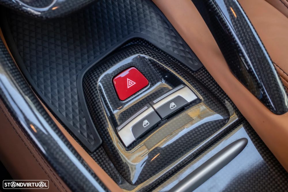 Ferrari FF 6.3 V12 - 35