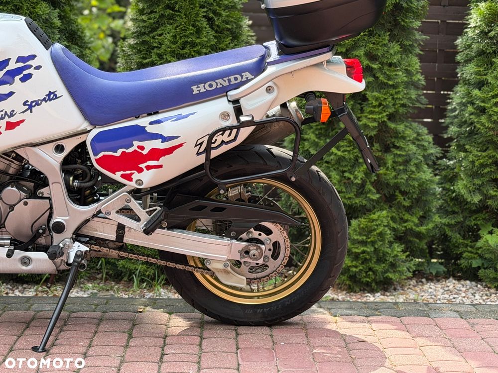 Honda XRV - 20
