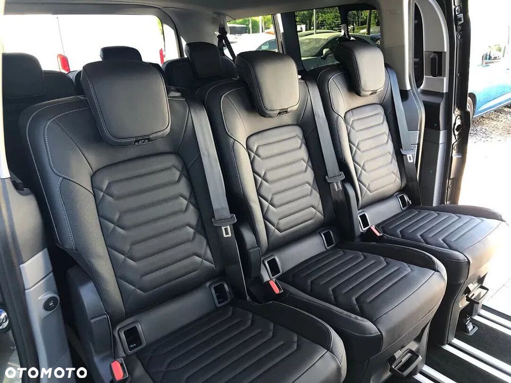 Ford Tourneo Custom - 16