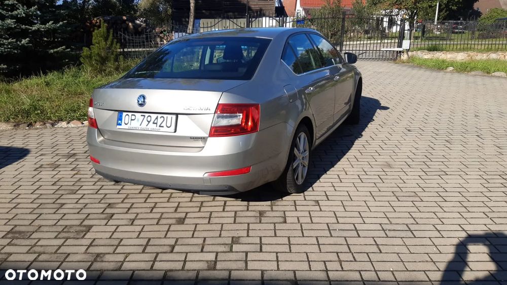 Skoda Octavia 2.0 TDI Style DSG - 4