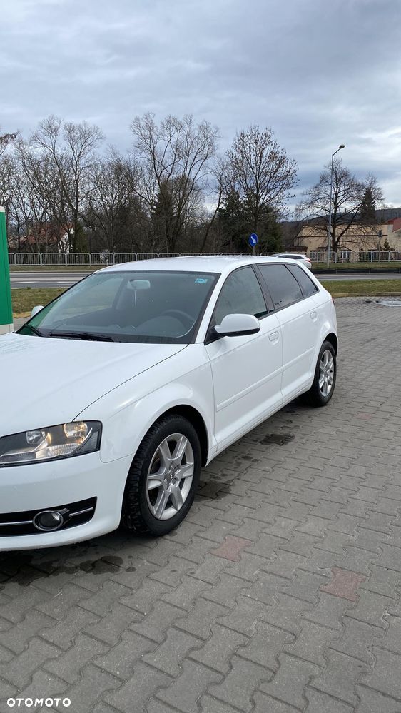 Audi A3 Sportback - 1