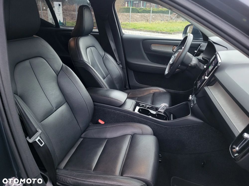 Volvo XC 40 B4 B DKG Momentum - 13