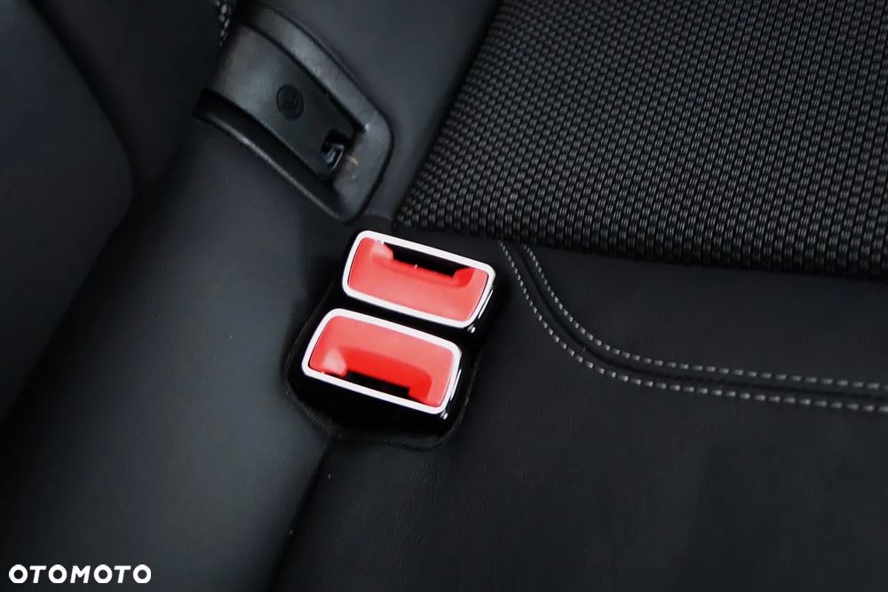 Audi A6 Avant 40 TDI S tronic S line - 28