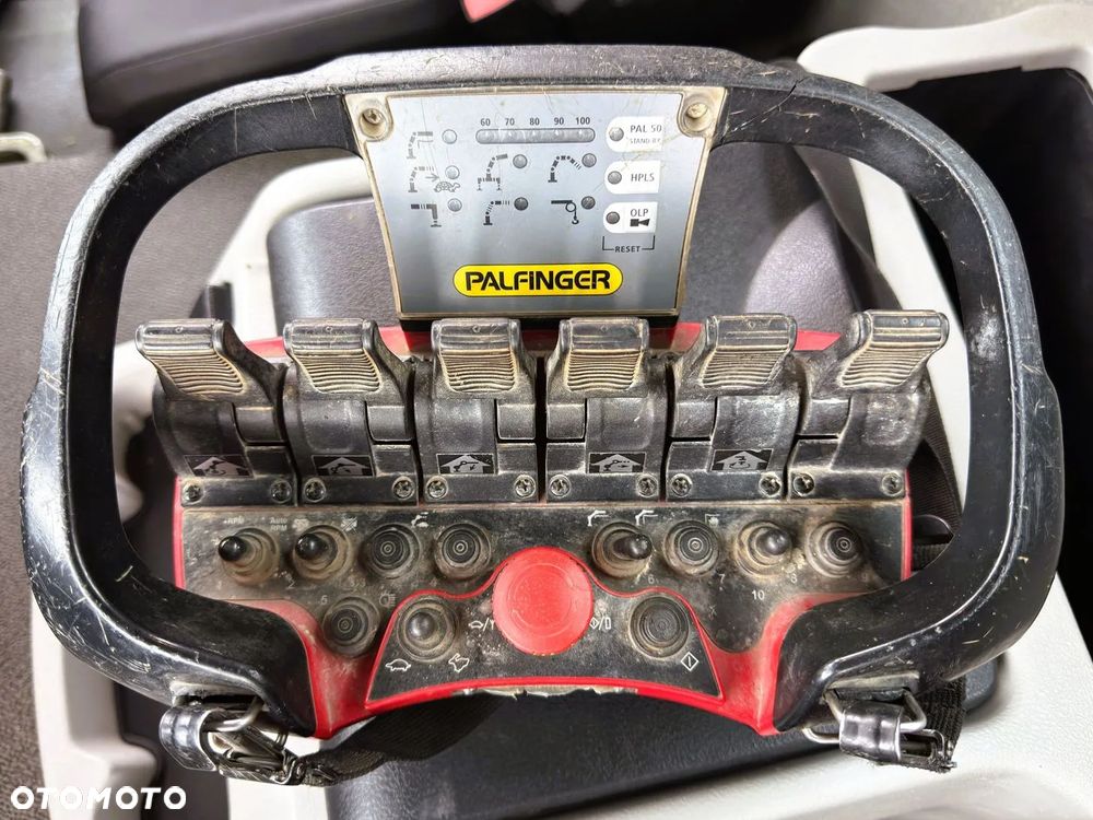 Renault Renault C 320 * SKRZYNIA 7,80 m * PK 12002 EH A + PILOT * STAN BDB - 13