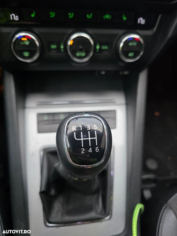 Skoda Octavia Combi 2.0 TDI Style - 9