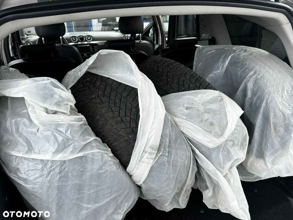 Ford S-Max - 24