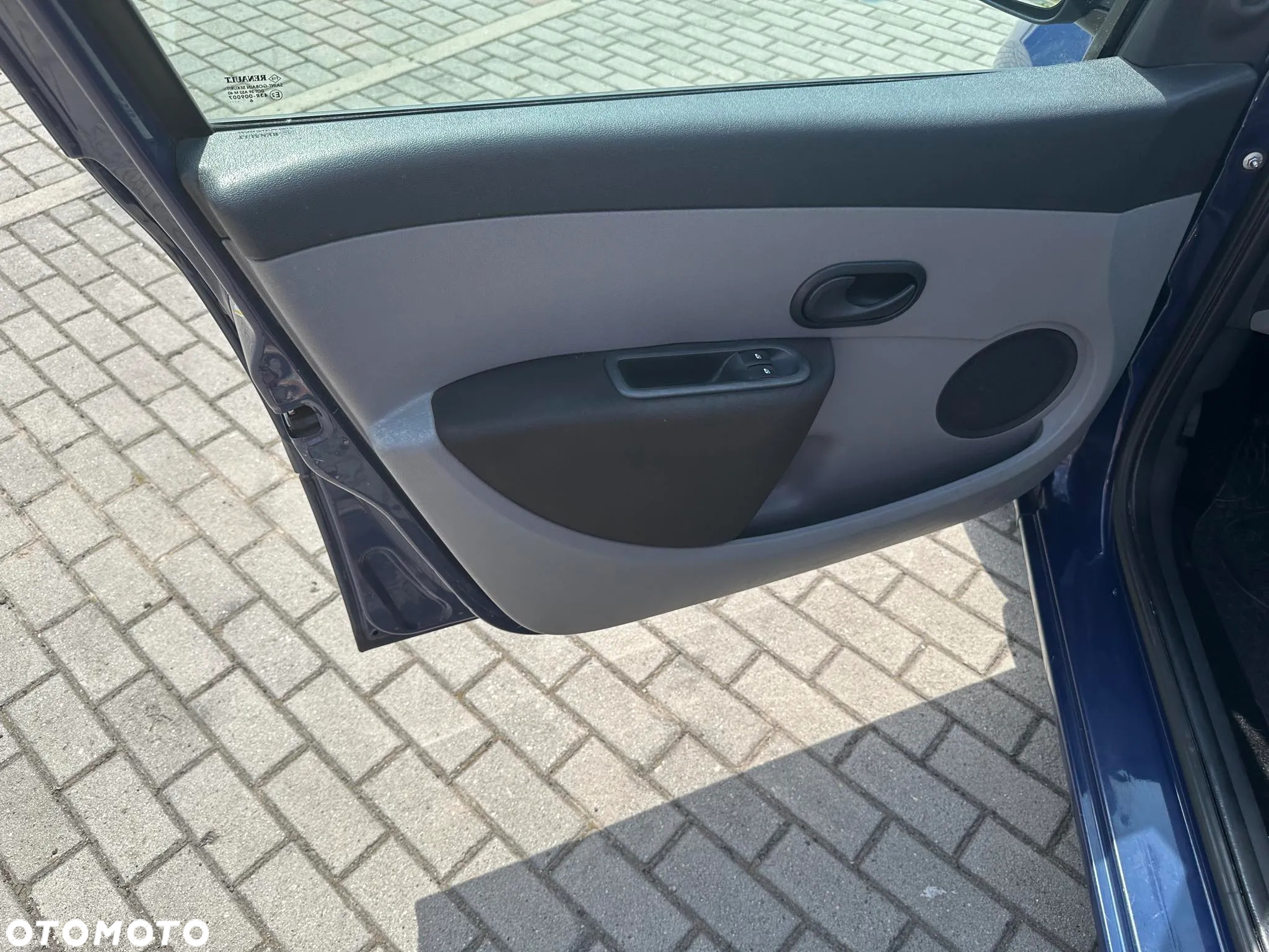 Renault Clio 1.2 16V Authentique - 16