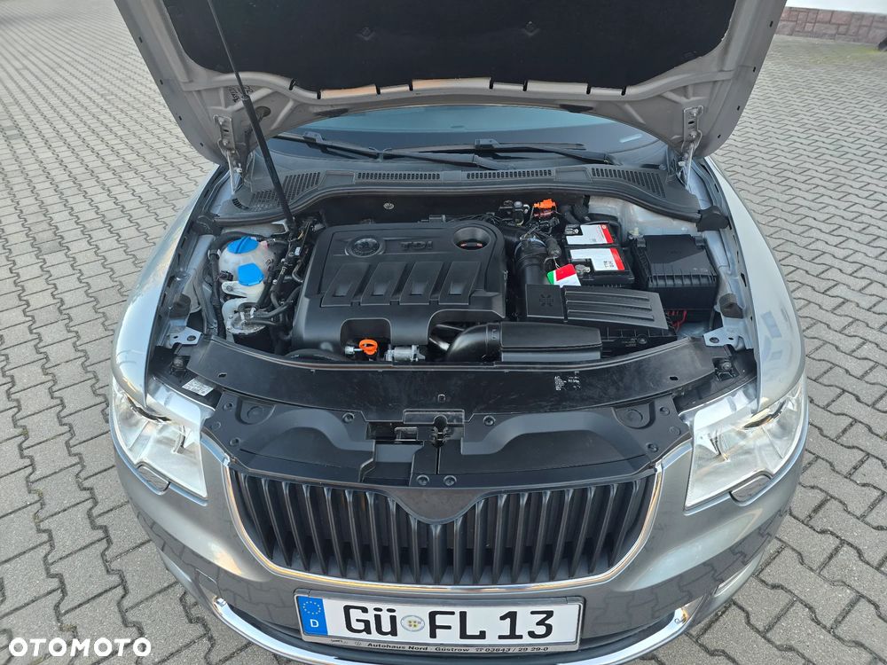 Skoda Superb 2.0 TDI Elegance DSG - 28