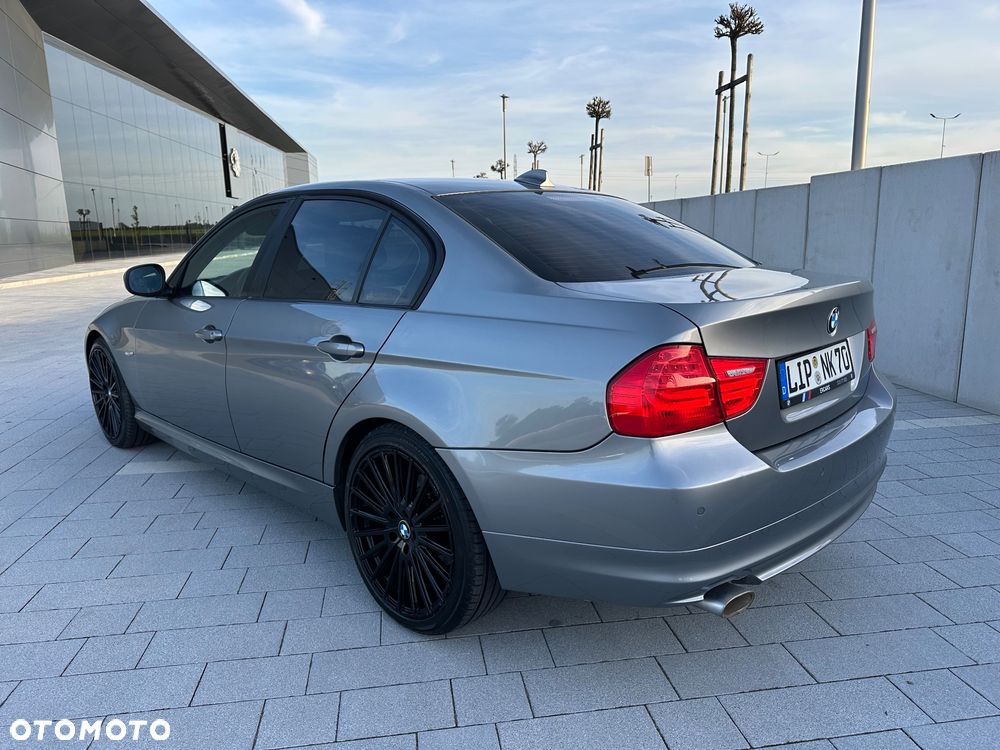 BMW Seria 3 320d DPF - 8