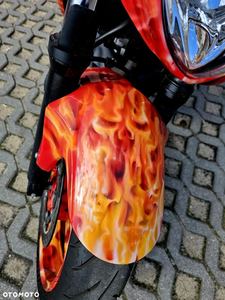 Suzuki Gladius - 11