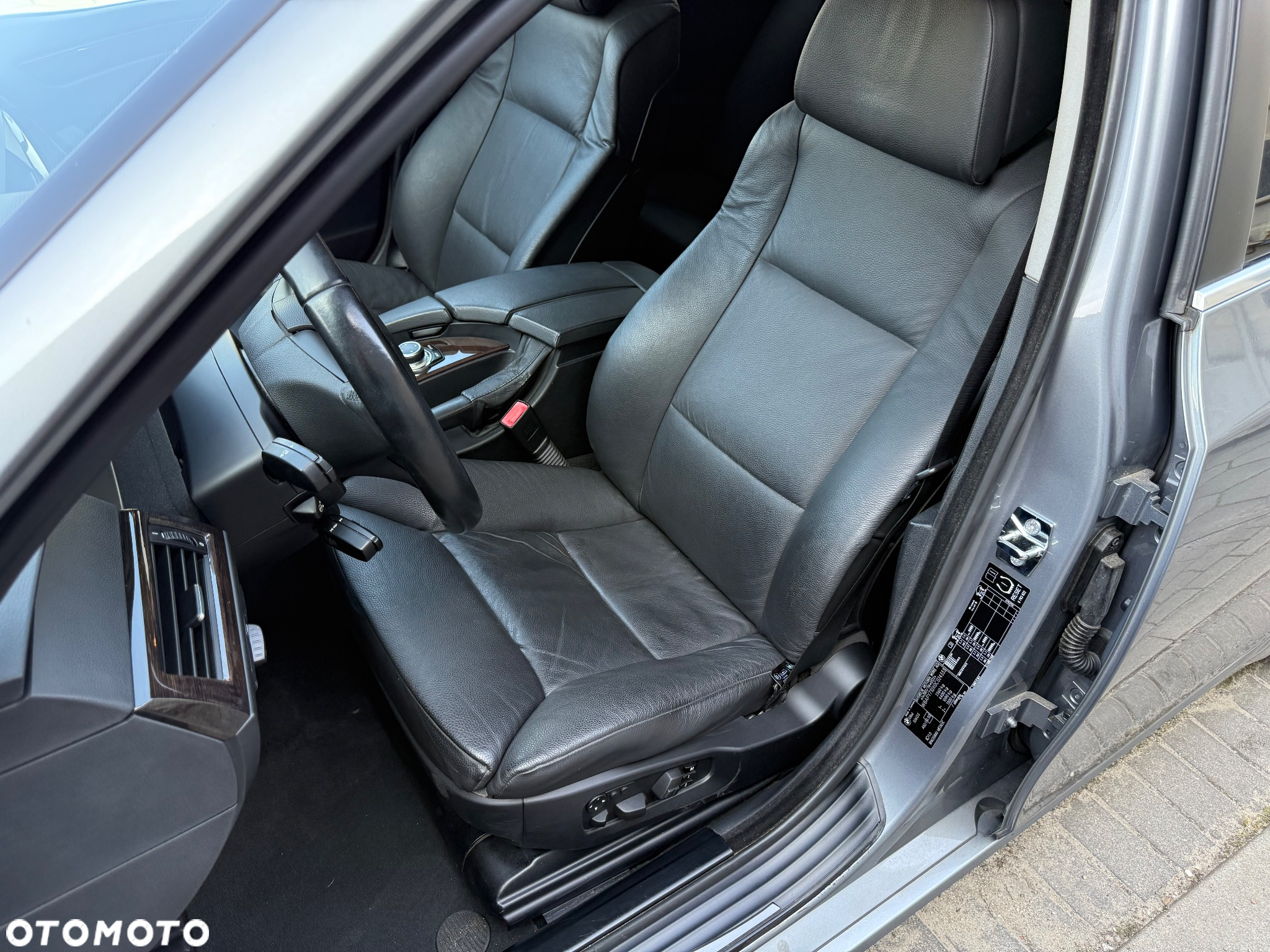 BMW Seria 5 530d xDrive Touring - 23