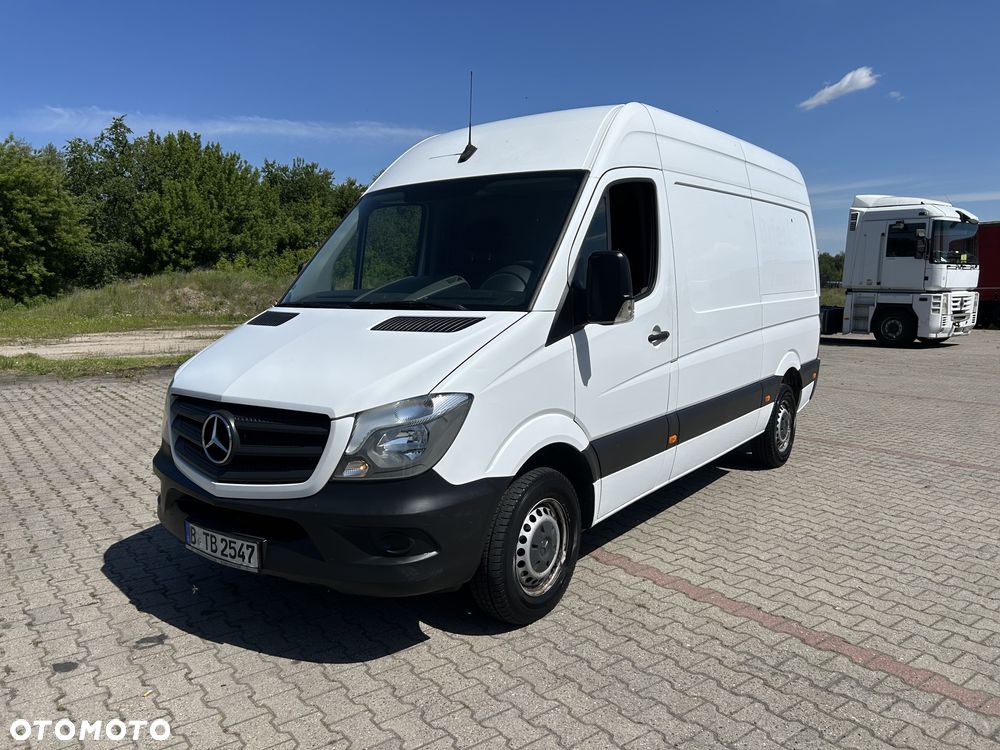 Mercedes-Benz Sprinter - 2