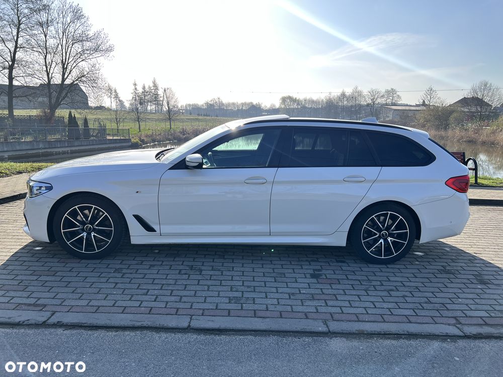 BMW Seria 5 520d M Sport - 9
