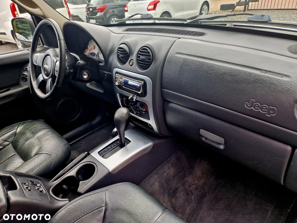 Jeep Cherokee 3.7 Limited - 28