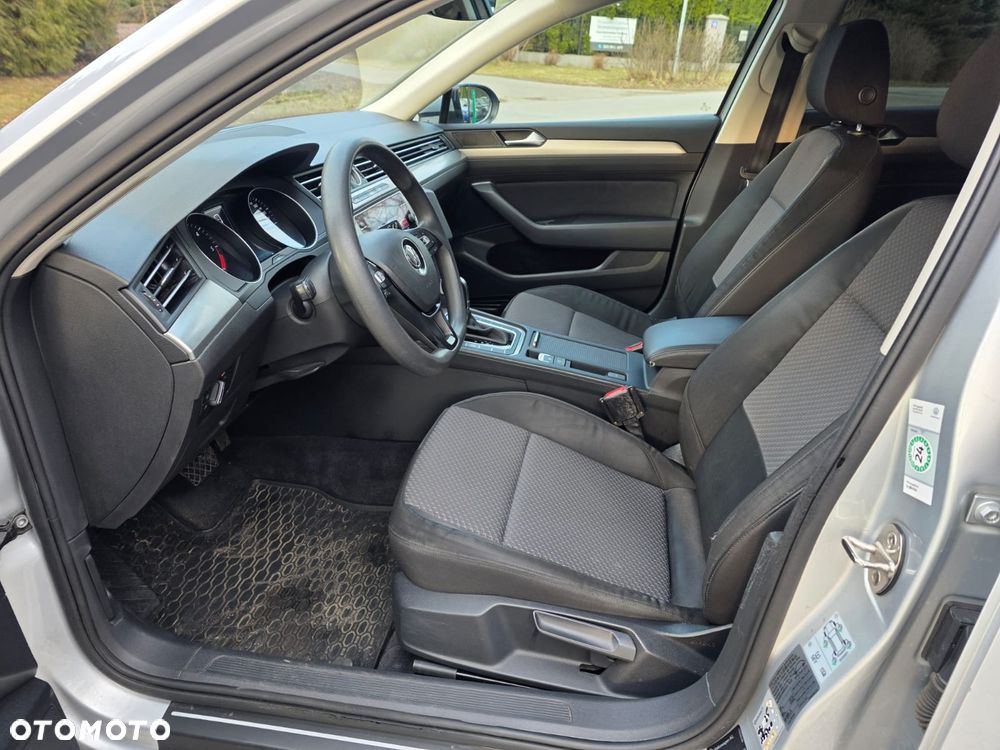 Volkswagen Passat 2.0 TDI SCR DSG Comfortline - 13