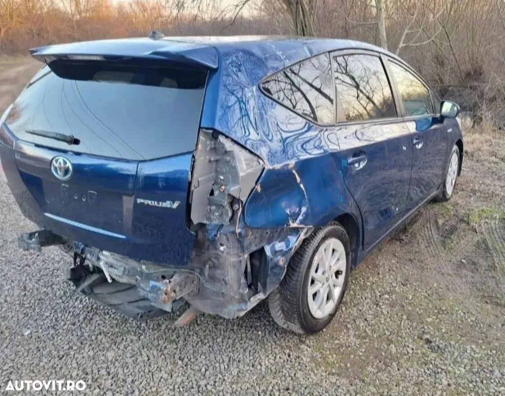 Toyota Prius+ (Hybrid) Life - 3