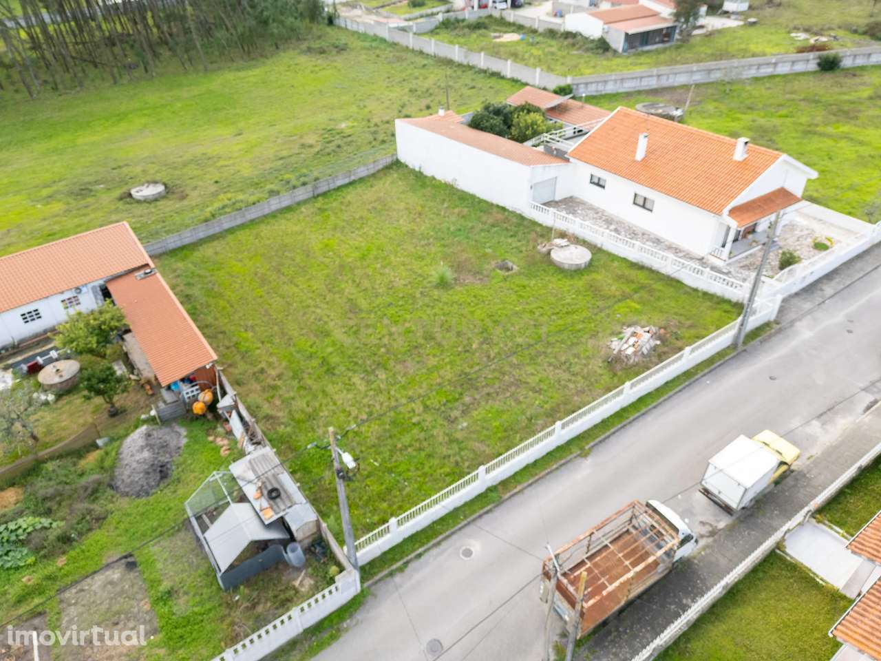 Terreno de 786 m2 para construção todo murado - Grande imagem: 5/13