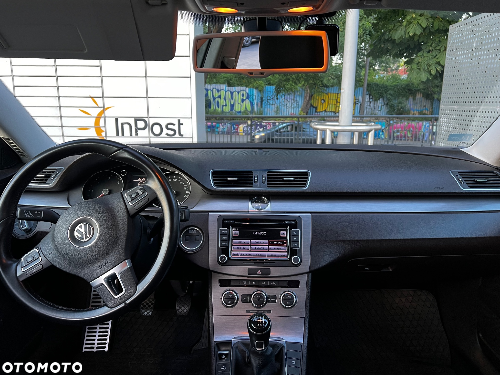 Volkswagen Passat 2.0 TDI DPF Comfortline - 9