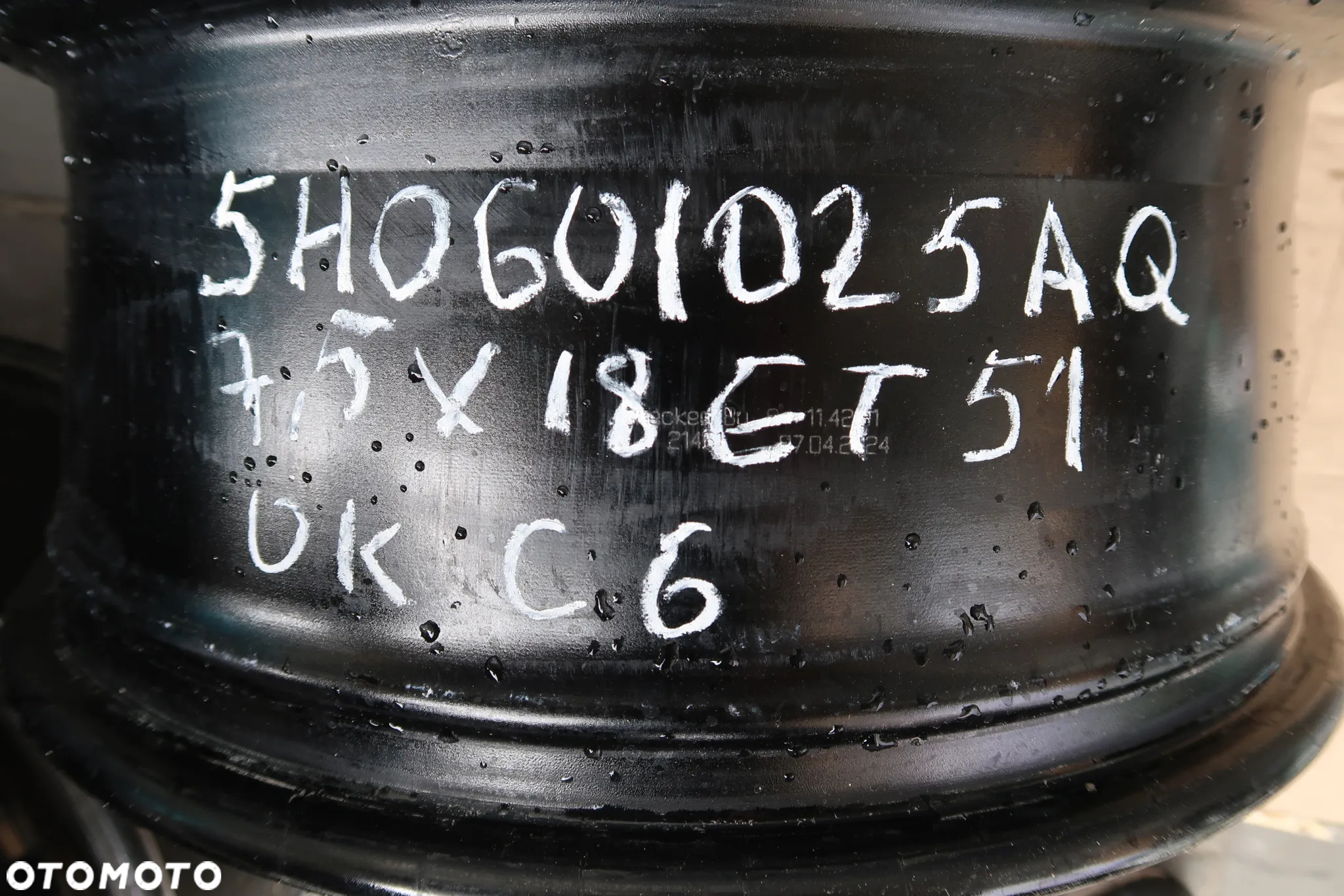 C4/C5/C6 FELGA VW 5H0601025AQ 7,5X18ET51 - 8