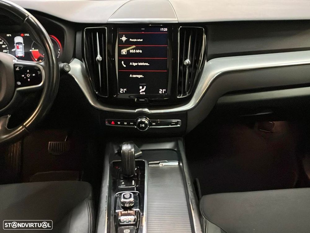 Volvo XC 60 2.0 T8 PHEV Momentum AWD - 9