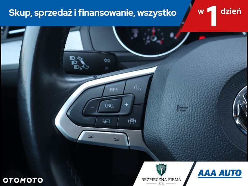 Volkswagen Passat - 17