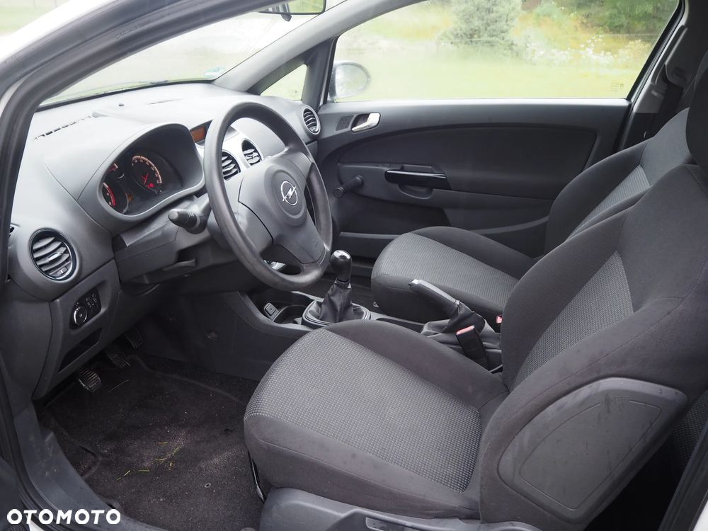 Opel Corsa 1.2 16V Essentia - 7