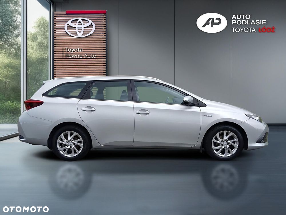 Toyota Auris Hybrid 135 Premium - 11