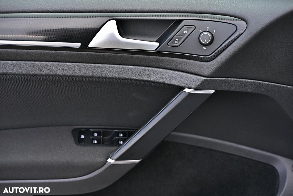 Volkswagen Golf - 25