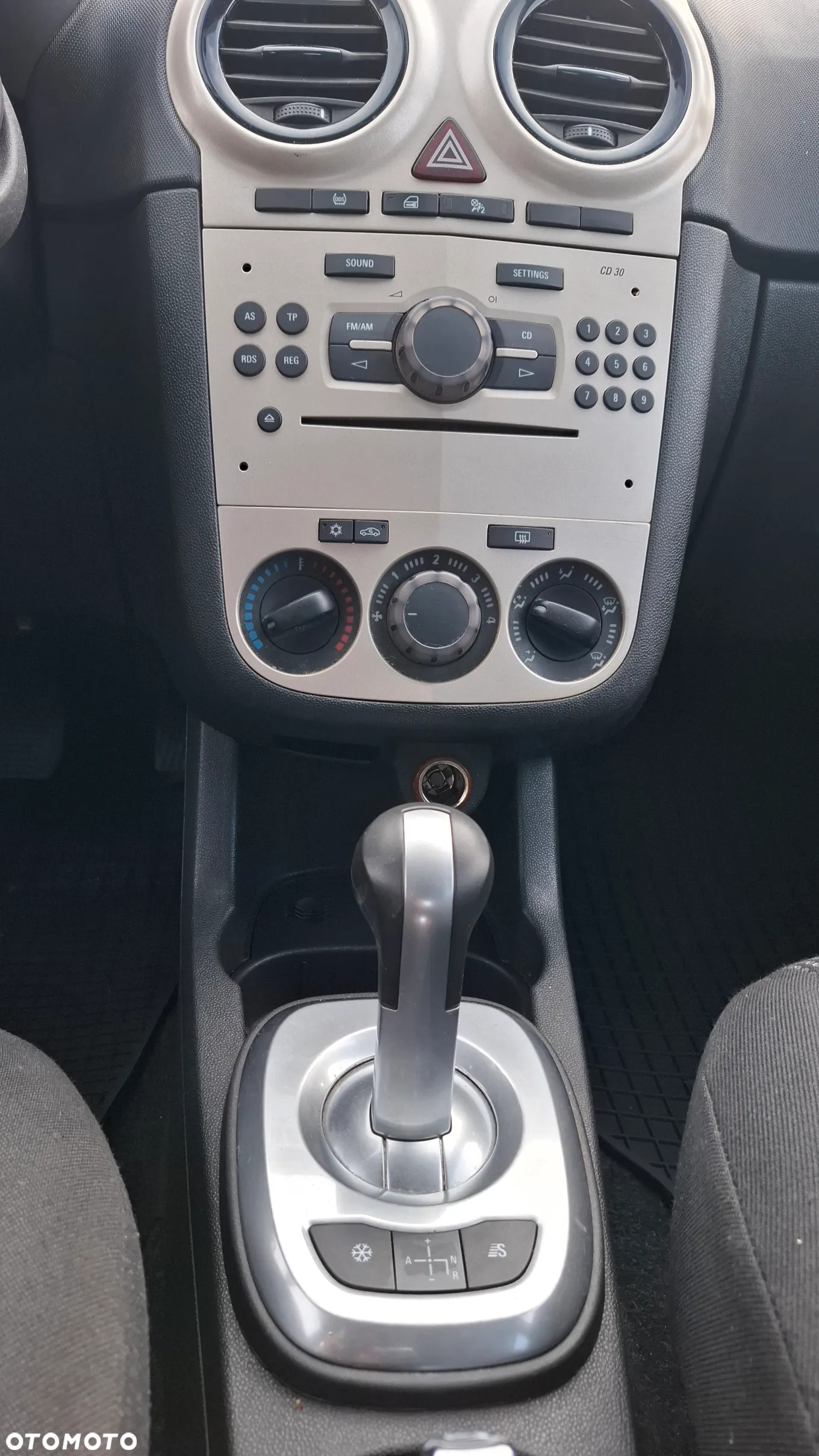 Opel Corsa - 12