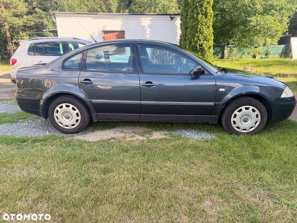 Volkswagen Passat 1.9 TDI Basis - 3