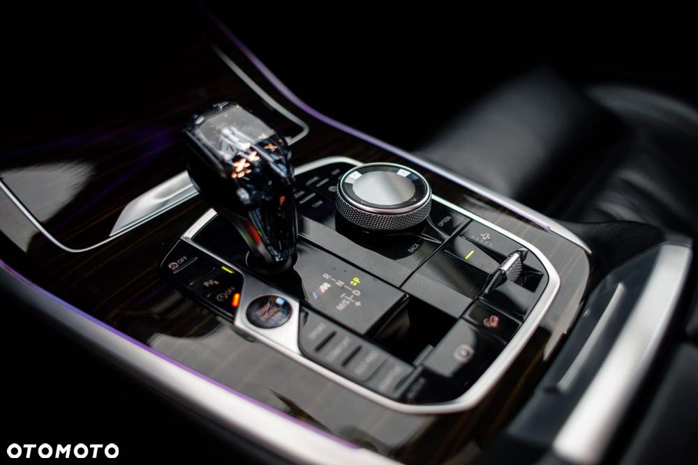 BMW X7 xDrive40i - 24