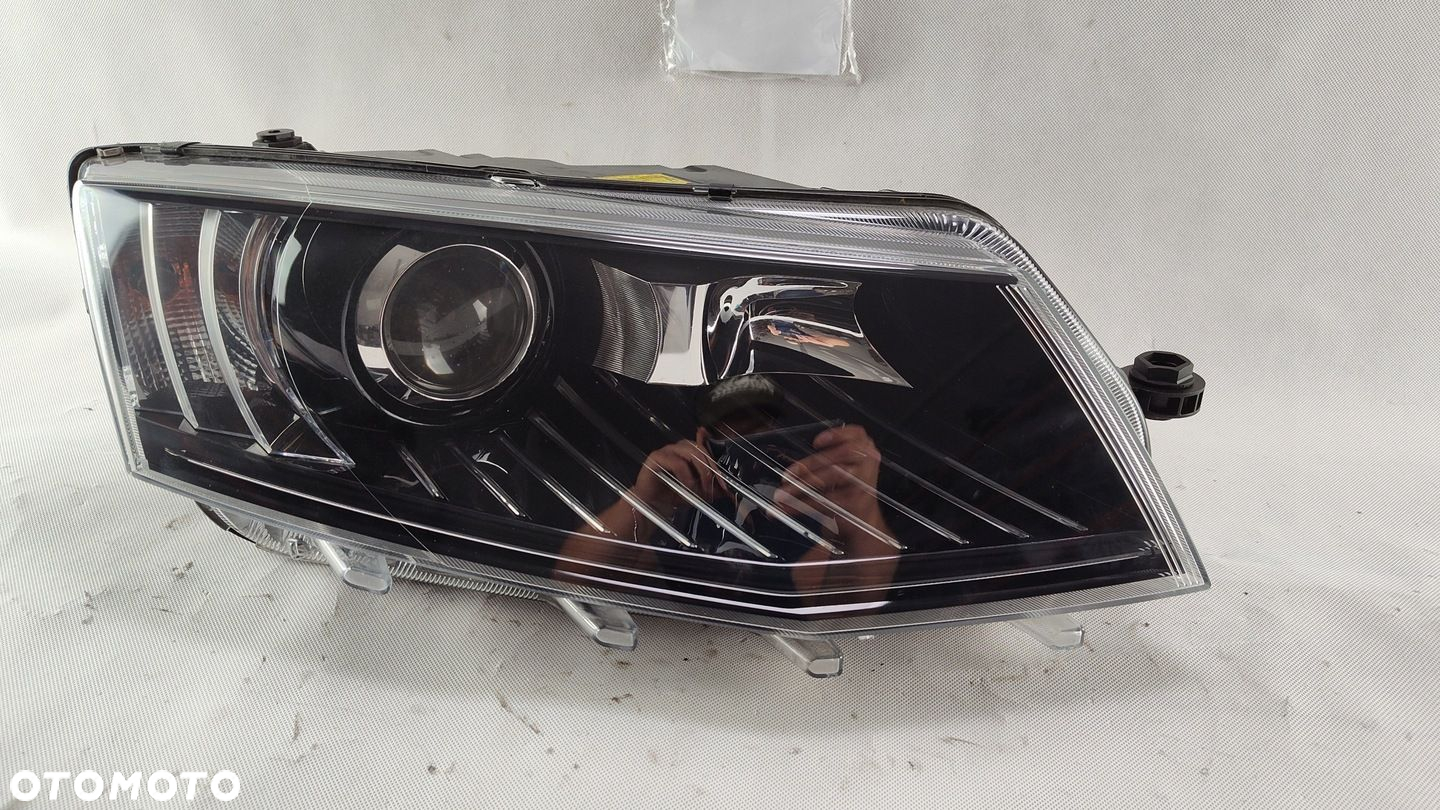 SKODA OCTAVIA III XENON PRAWY SKRĘTNY LED LAMPA PRAWA 5E1941016B - 5