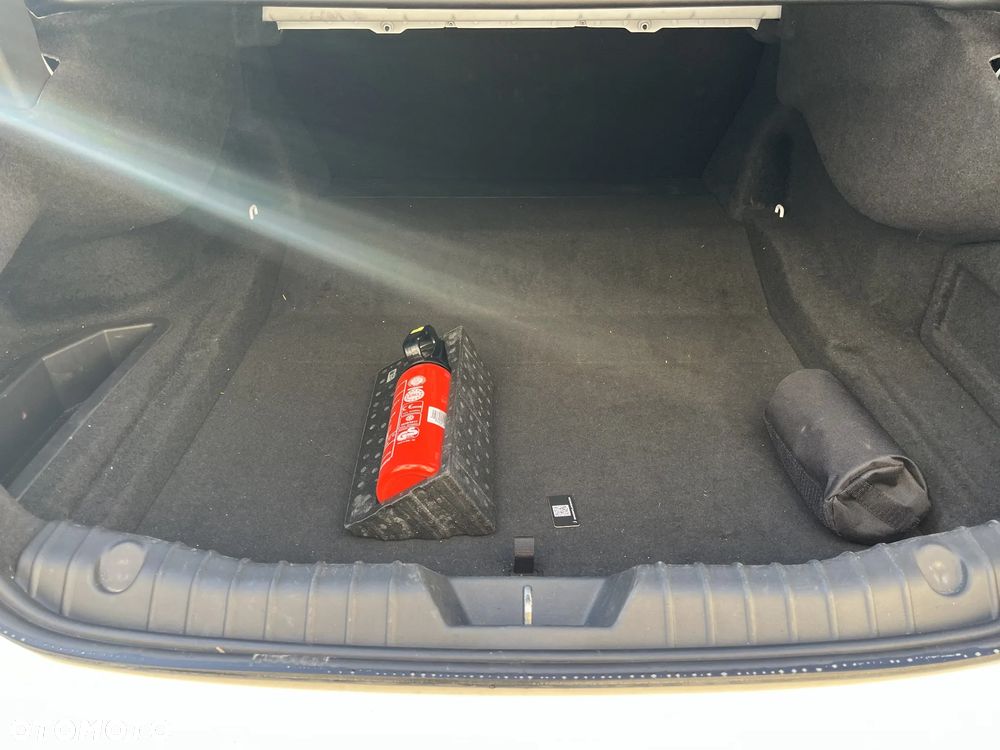 Jaguar XF 2.0 T Prestige - 10