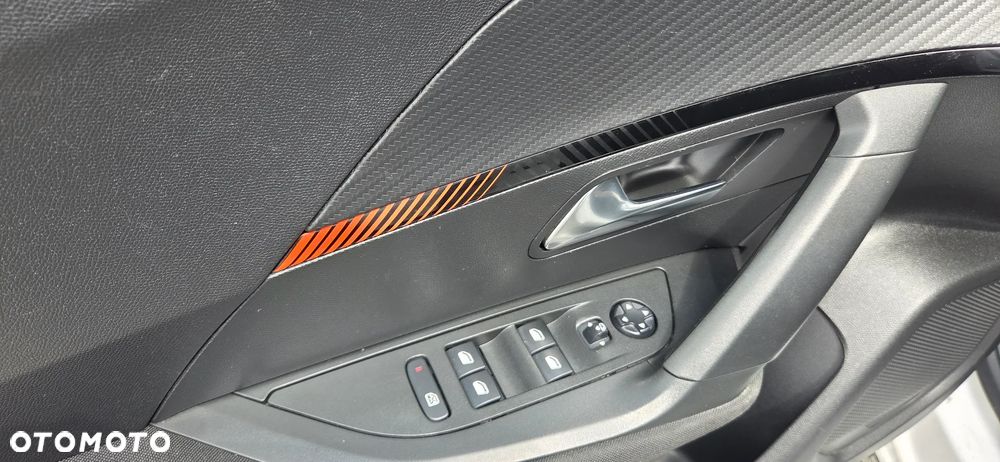 Peugeot 2008 - 5