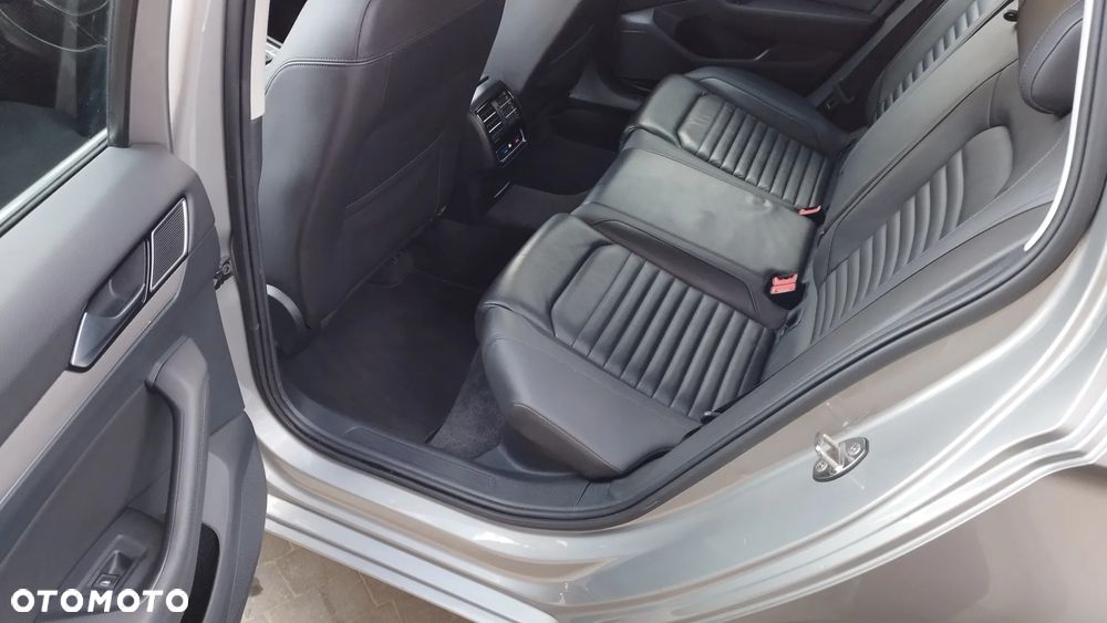 Volkswagen Passat 2.0 TDI SCR DSG Highline - 34