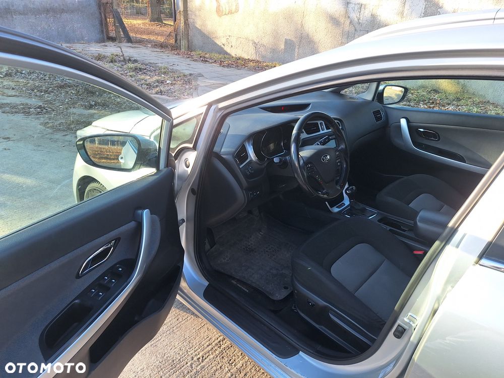 Kia Ceed - 16