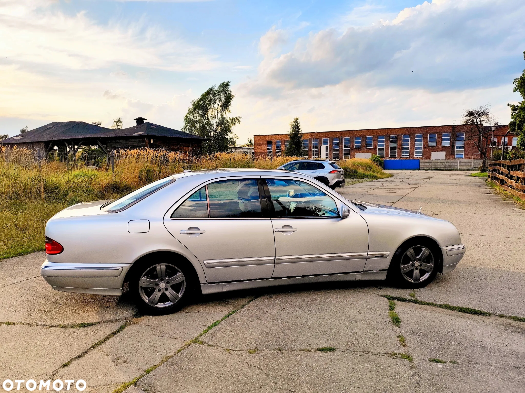 Mercedes-Benz Klasa E - 9
