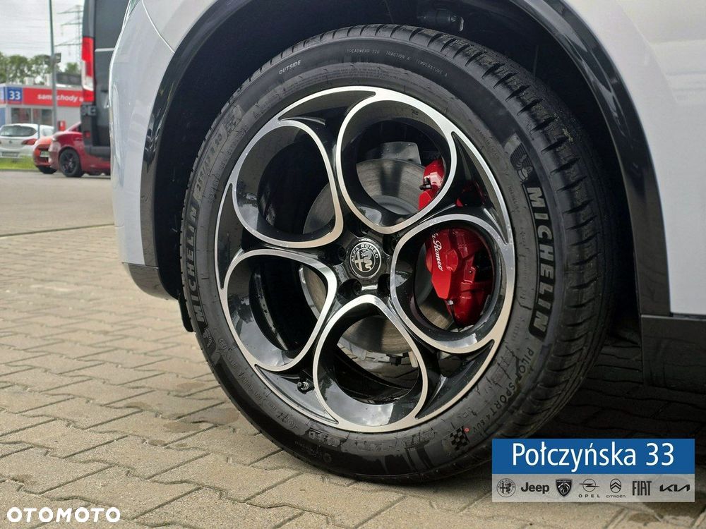 Alfa Romeo Stelvio - 2