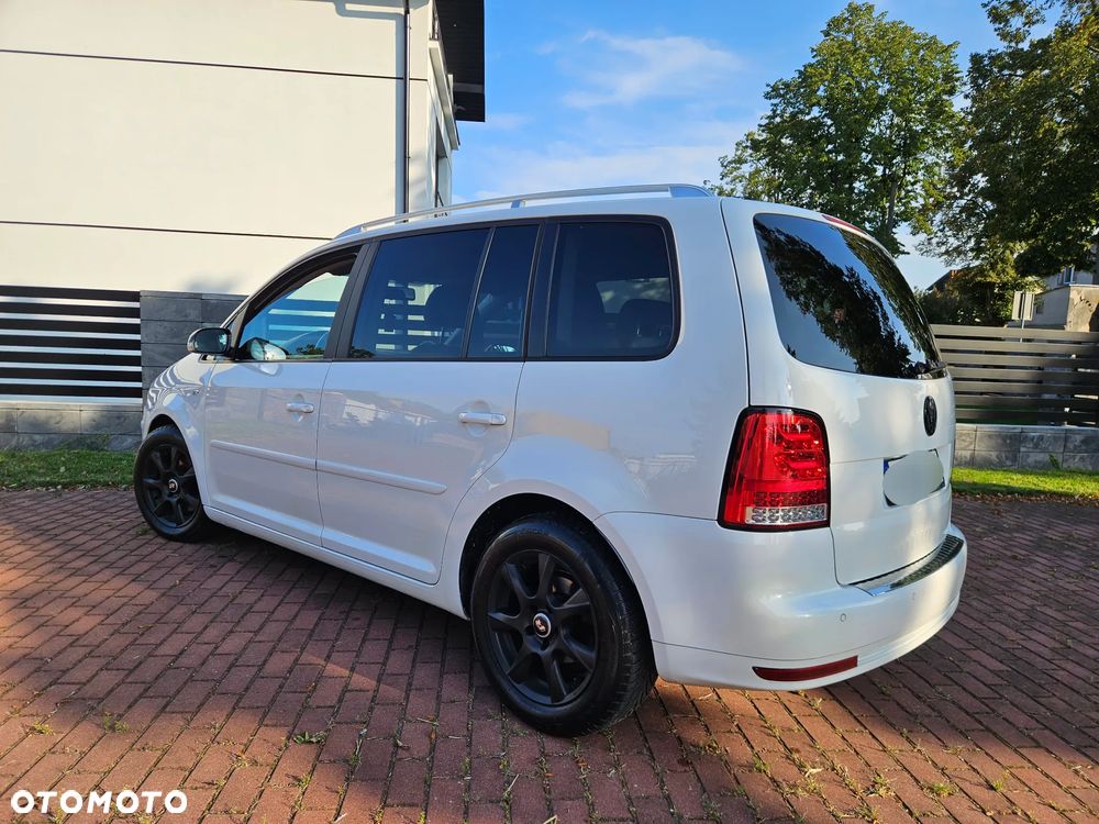 Volkswagen Touran 2.0 TDI DPF R-Line Edition - 16