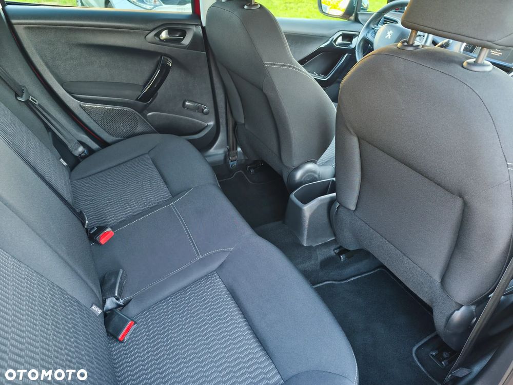 Peugeot 208 - 9